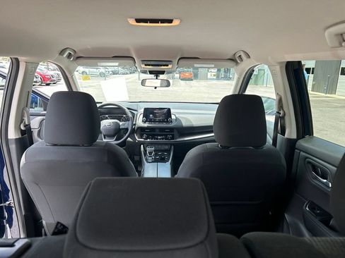 Certified 2025 Nissan Rogue SV FWD image 26