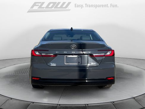 Used 2025 Toyota Camry XLE image 8