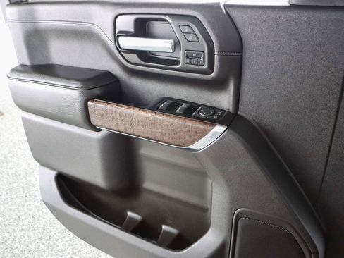 Used 2023 GMC Sierra 2500 Denali w/ Denali Ultimate Package image 25