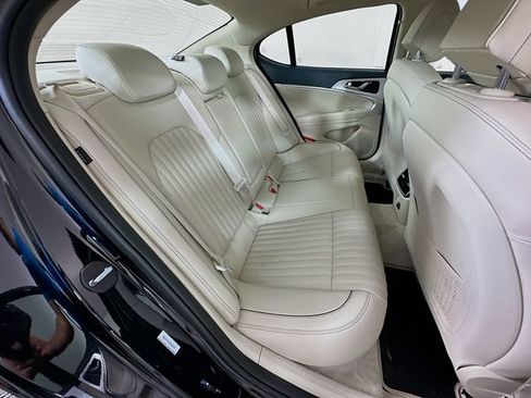 Certified 2026 Genesis G70 2.5T Prestige RWD image 28