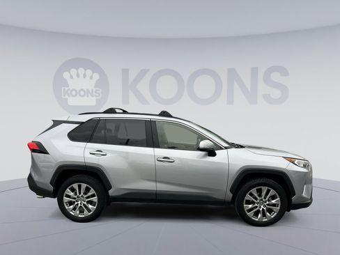 Used 2019 Toyota RAV4 Limited image 8