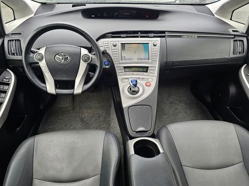 Used 2015 Toyota Prius Four w/ Deluxe Solar Roof Package image 17