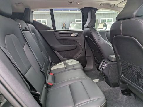 Certified 2025 Volvo XC40 B5 Plus AWD/4WD image 26