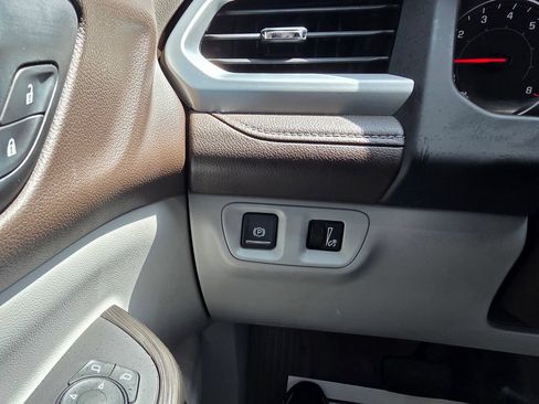 Used 2020 GMC Acadia SLT w/ Trailering Package FWD image 32