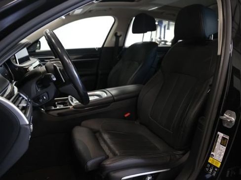 Used 2017 BMW 740i xDrive AWD/4WD image 17