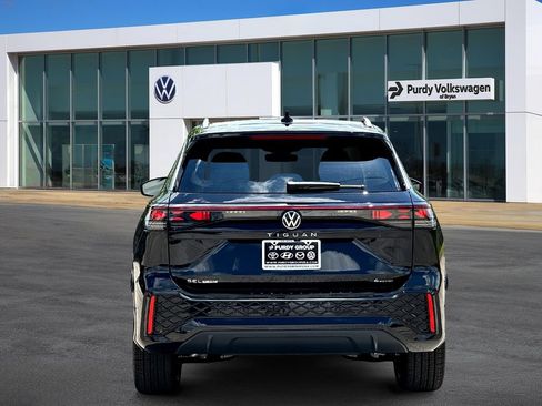 New 2026 Volkswagen Tiguan SEL R-Line AWD/4WD image 7