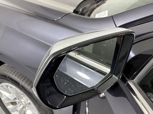 Used 2024 Chevrolet Suburban Premier image 13