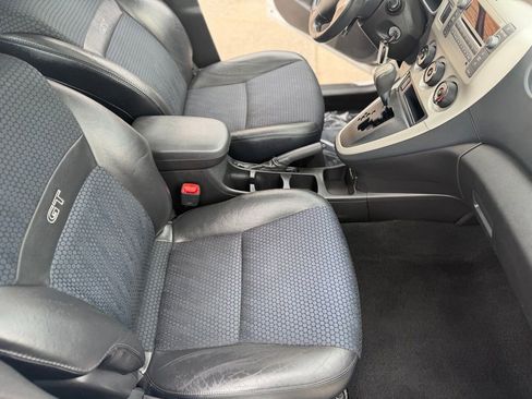 Used 2009 Pontiac Vibe GT FWD image 14
