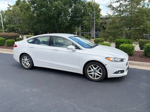 Used 2013 Ford Fusion SE FWD image 9