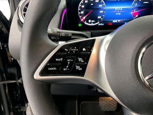 Used 2025 Mercedes-Benz GLB 250 image 23