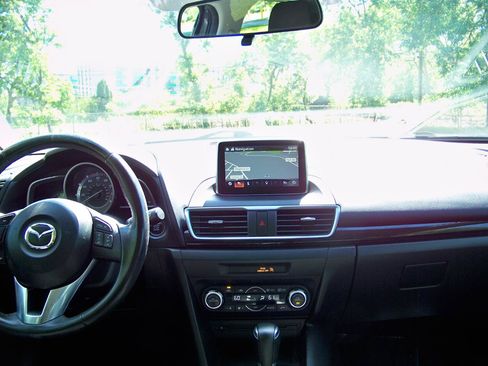 Used 2014 MAZDA MAZDA3 i Touring w/ Technology Package FWD image 37