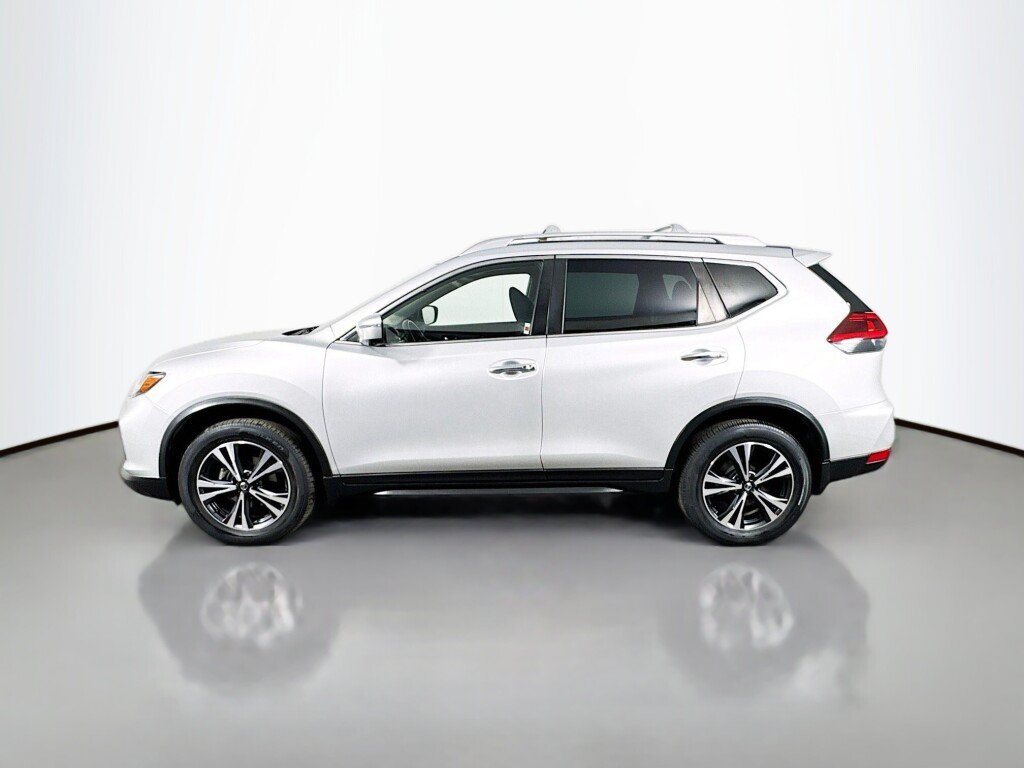 Used 2020 Nissan Rogue SV w/ Sun & Sound Touring Package AWD/4WD image 2