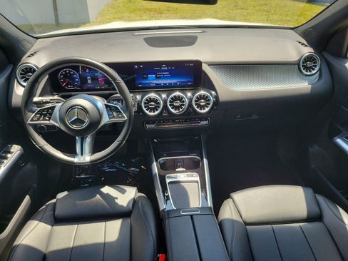 Used 2025 Mercedes-Benz GLA 250 image 11