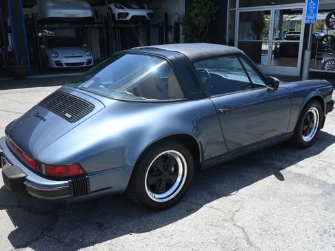 Used 1987 Porsche 911 Carrera RWD image 17