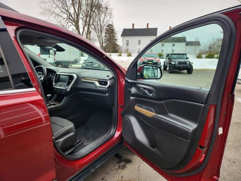 Used 2017 GMC Acadia SLE image 37