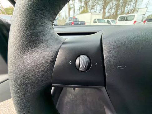 Used 2021 Tesla Model 3 Performance image 22