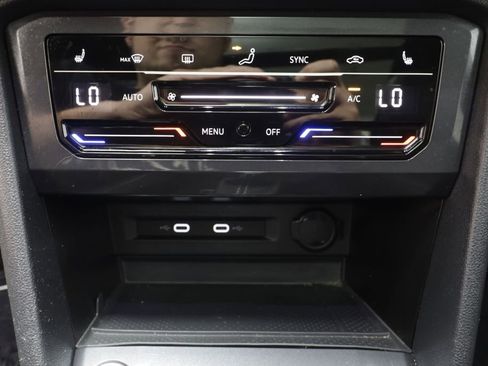 Certified 2023 Volkswagen Tiguan SE R-Line AWD/4WD image 11
