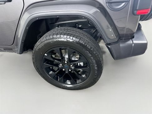 Used 2025 Jeep Wrangler Sahara w/ Safety Group image 11