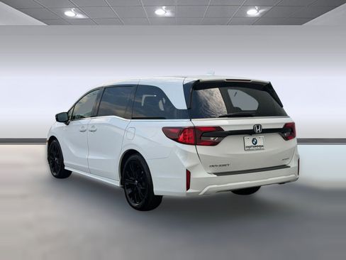 Used 2025 Honda Odyssey Sport-L image 3