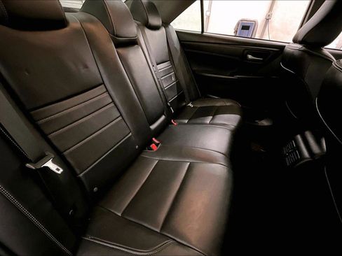 Used 2015 Toyota Camry XLE w/ Moonroof Package image 27