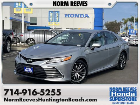 Used 2023 Toyota Camry XLE image 1