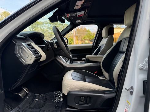 Used 2022 Land Rover Range Rover Sport HST image 25