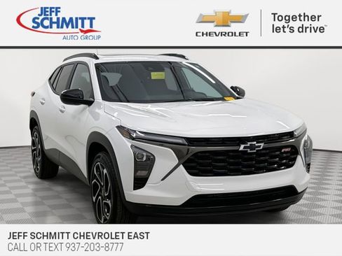 Certified 2024 Chevrolet Trax RS w/ Sunroof Package image 1