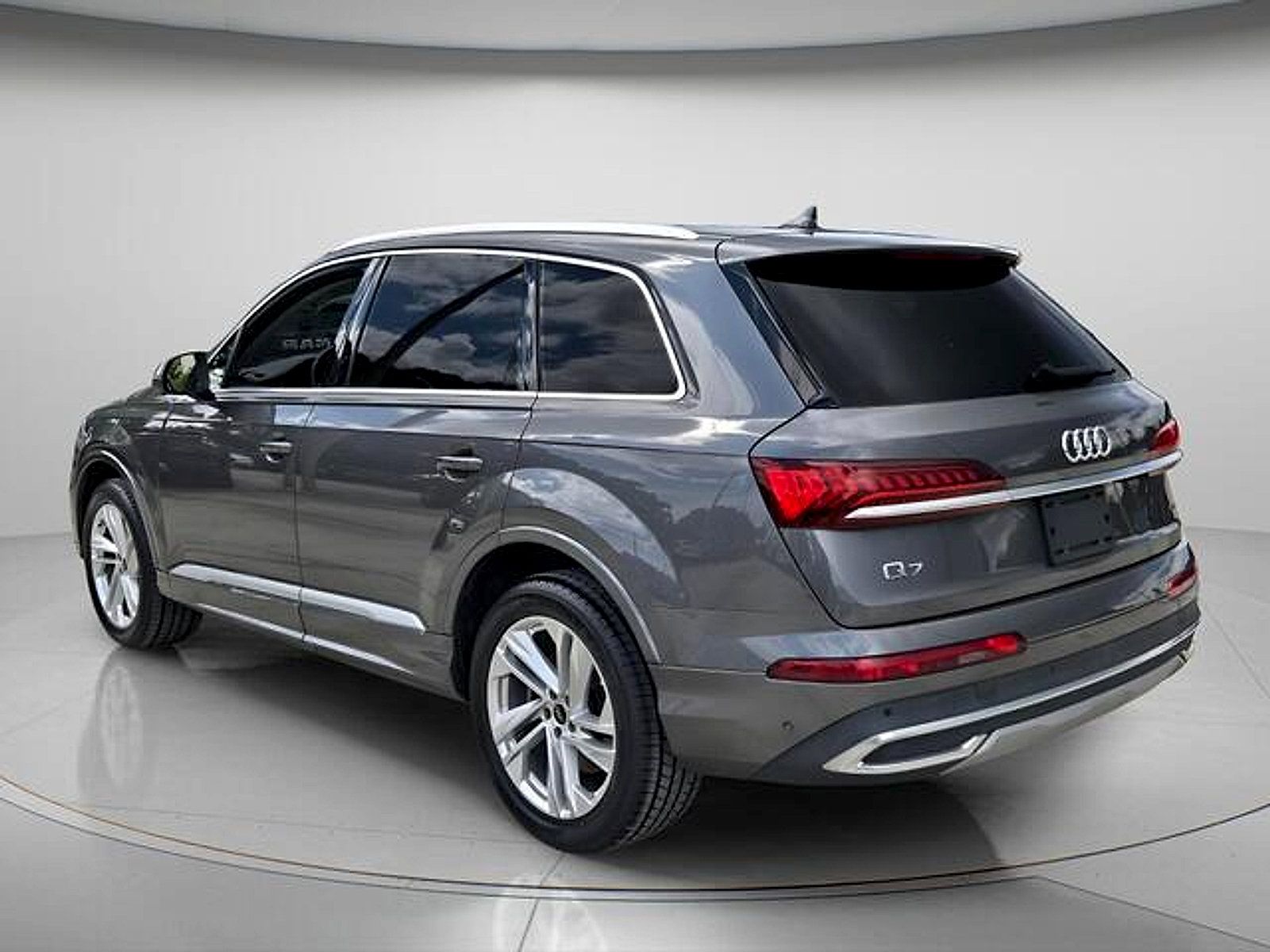 Used 2023 Audi Q7 2.0T Premium Plus w/ Premium Plus Package AWD/4WD image 8