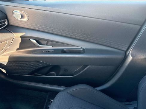 Certified 2023 Hyundai Elantra SE w/ Cargo Package image 22