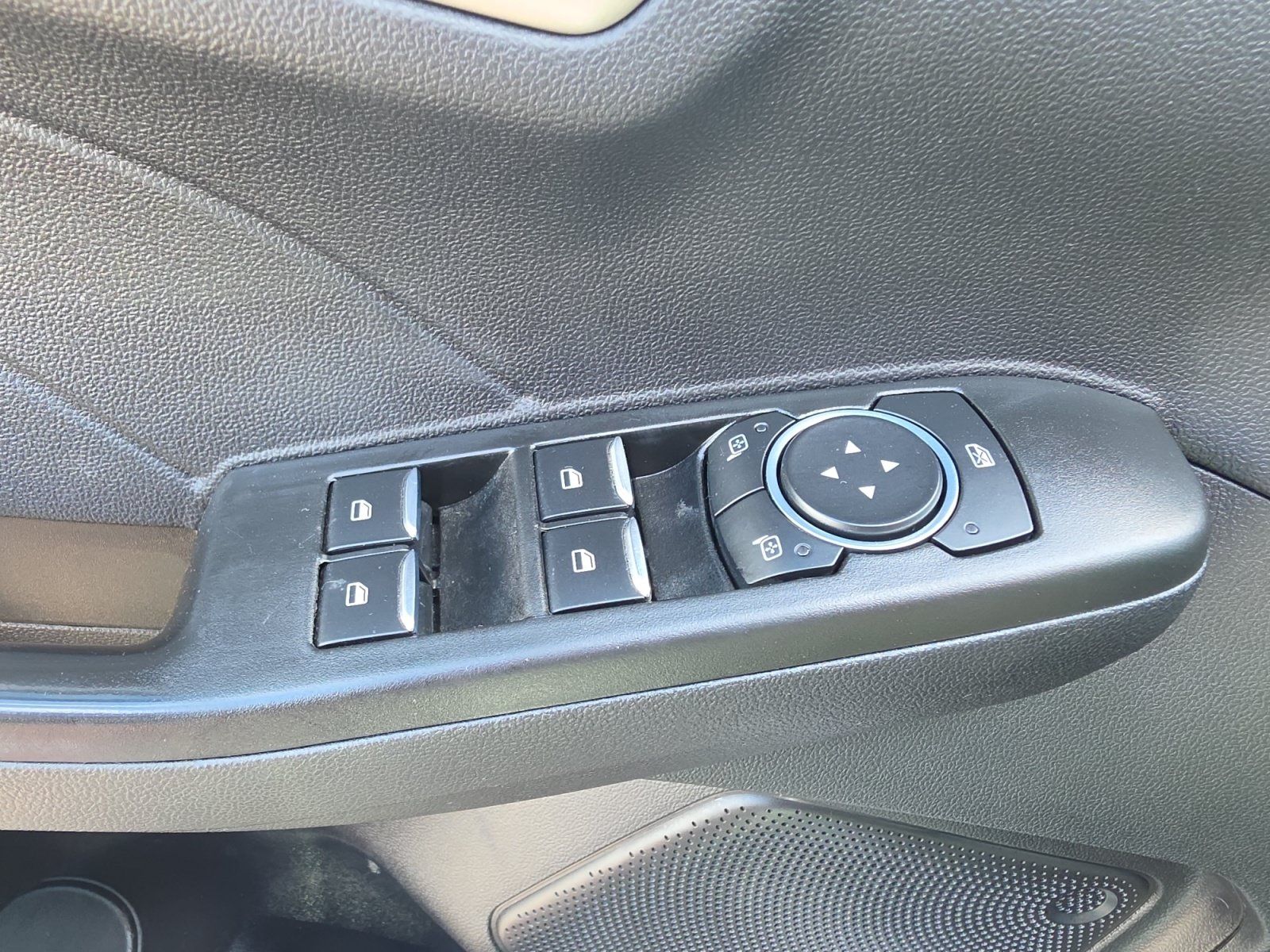 Used 2022 Ford Escape SE w/ SE Sport Appearance Package FWD image 11
