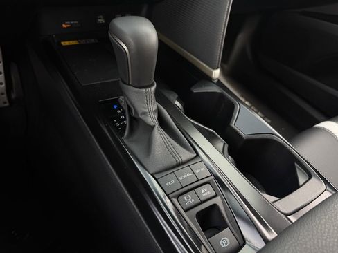 Used 2025 Toyota Camry SE FWD image 20