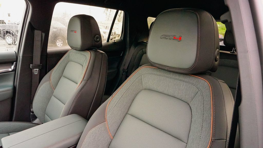 New 2027 GMC Terrain AT4 w/ Technology Package II AWD/4WD image 11