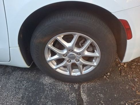 Used 2025 Chrysler Pacifica Select FWD image 10