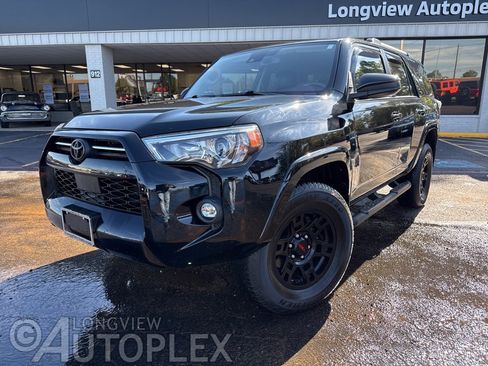 Used 2022 Toyota 4Runner SR5 image 1