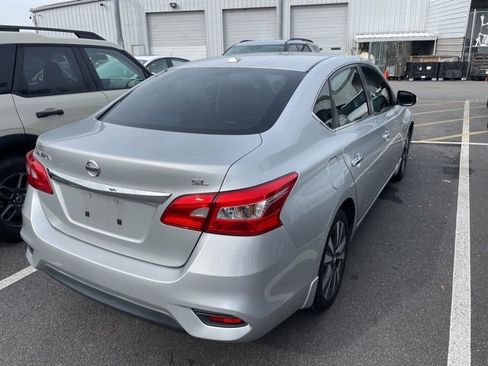 Used 2016 Nissan Sentra SL w/ Technology Package image 3
