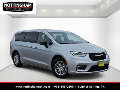 New 2026 Chrysler Pacifica Select