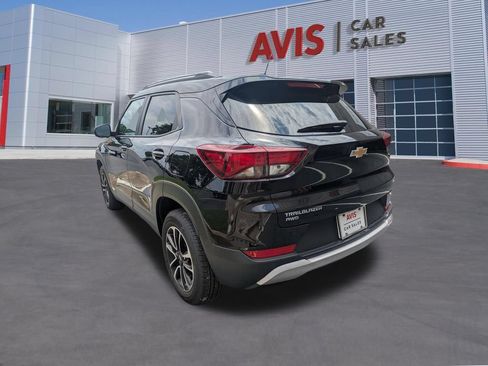 Used 2025 Chevrolet TrailBlazer LT AWD/4WD image 9