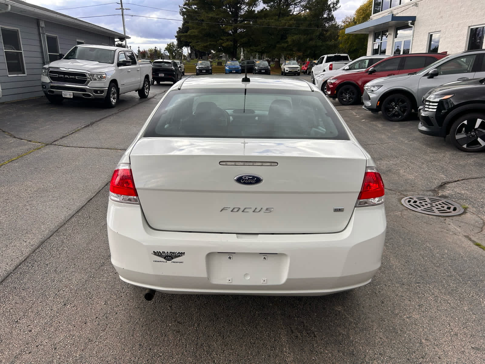 Used 2010 Ford Focus SE FWD image 6