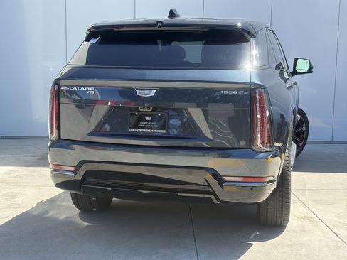 Used 2025 Cadillac Escalade IQ Sport 2 AWD/4WD image 6