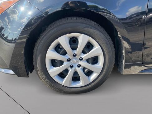 Used 2025 Toyota Corolla LE FWD image 12