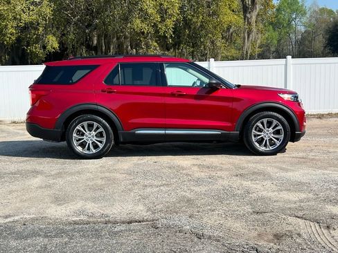 Used 2020 Ford Explorer XLT w/ Equipment Group 202A RWD image 7