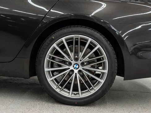 Used 2019 BMW 530i xDrive w/ Premium Package AWD/4WD image 40