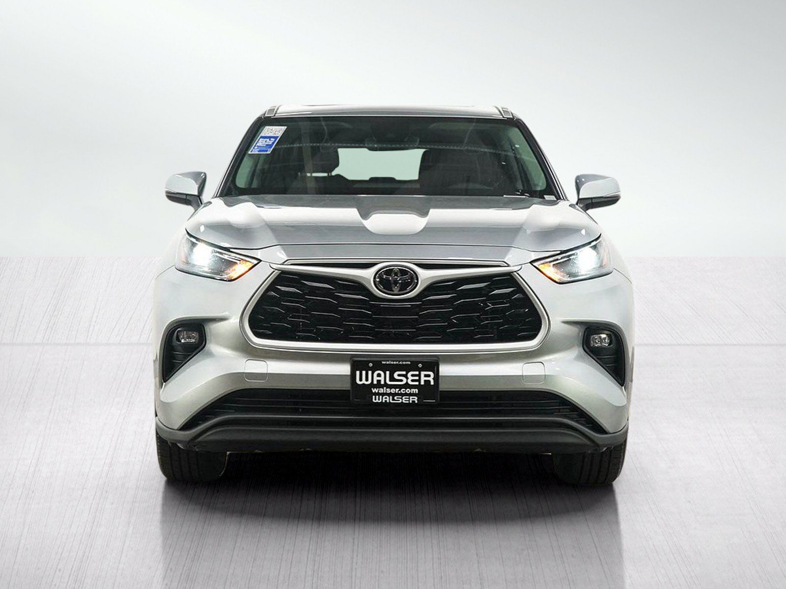 Used 2025 Toyota Highlander XLE AWD/4WD image 8