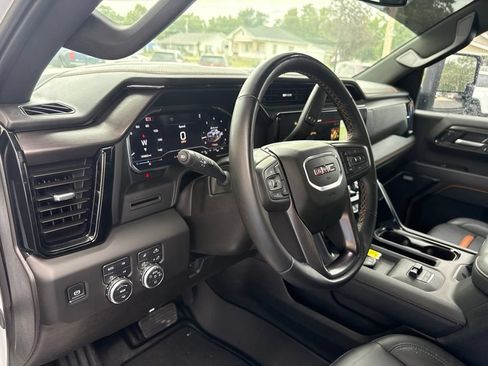 Used 2025 GMC Sierra 2500 AT4 AWD/4WD image 16