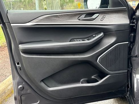 New 2026 Jeep Grand Cherokee L Limited image 17