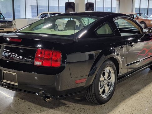 Used 2006 Ford Mustang GT RWD image 19