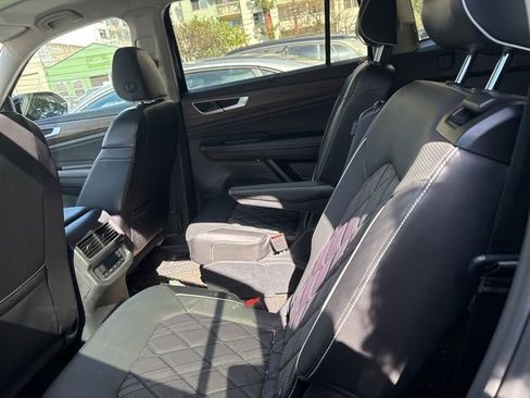 Certified 2024 Volkswagen Atlas SEL Premium R-Line image 6