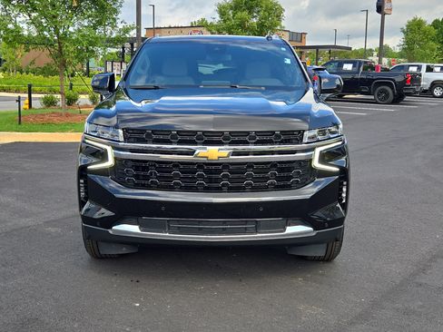 Used 2024 Chevrolet Tahoe LS RWD image 3