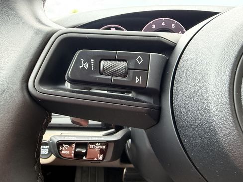 Certified 2025 Porsche Panamera 4 E-Hybrid AWD/4WD image 29