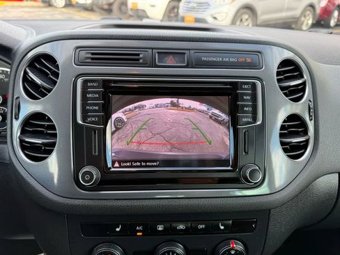 Used 2016 Volkswagen Tiguan SE AWD/4WD image 23
